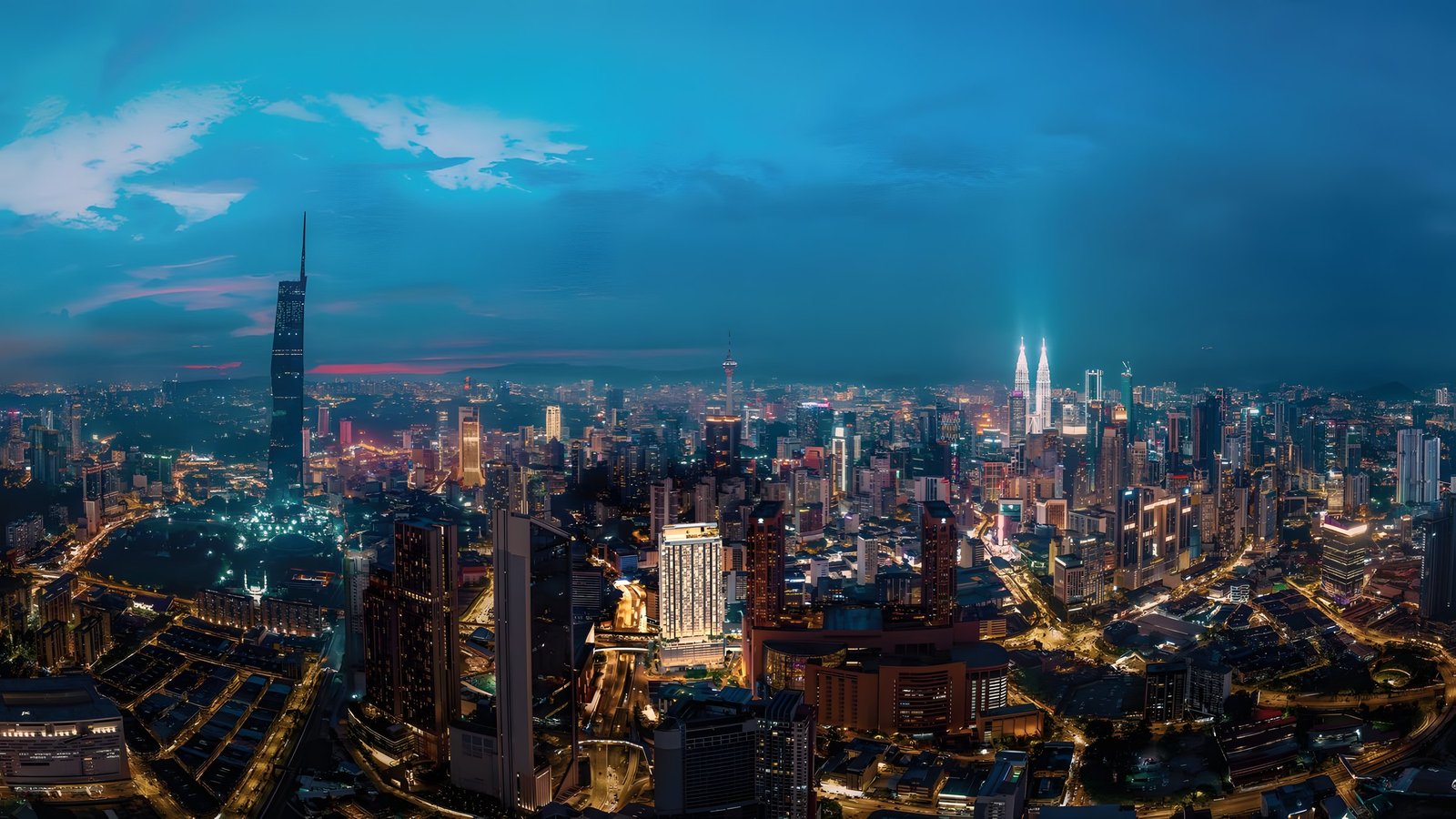 开发商效果图：夜幕下吉隆坡天际线中的Times Square 2，位于默迪卡118与双峰塔之间